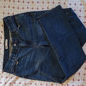 Levi Perfect Waist 525 Straight Leg. Size 16.